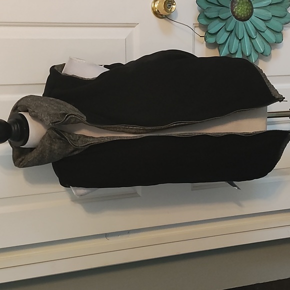 Old Navy black and white puff vest. - Picture 7 of 8